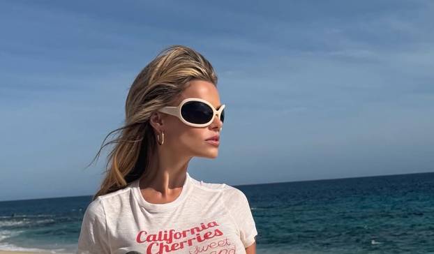 FOTO Bez srama, bez grudnjaka: Kraljici bikinija Brooks Nader baš sve se vidi kroz majicu