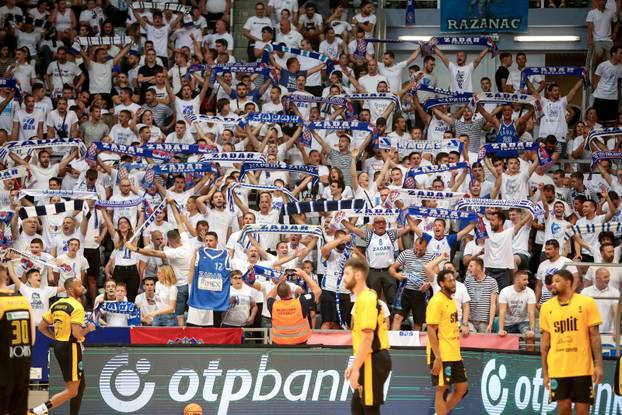 Zada: Navijači na trećoj utakmici finala doigravanja HT Premijer lige između Zadra i Splita