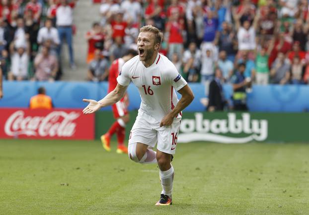 Switzerland v Poland - EURO 2016 - Round of 16