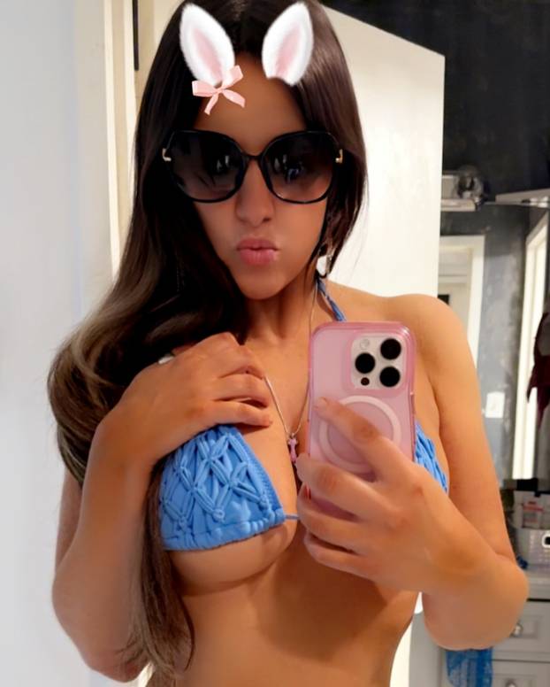 FOTO Najseksi sutkinja svijeta uživa u tangicama na plaži. Što bi rekla o suđenju u derbiju?