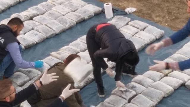 Nabavljali ju u Albaniji: Policija zaplijenila preko 500 kg droge