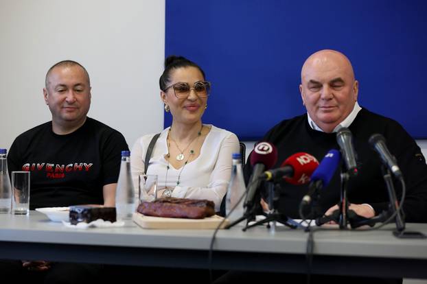 Beograd: Ceca na konferenciji povodom degustacije suhog mesa iz pušnice Dragana Markovića
