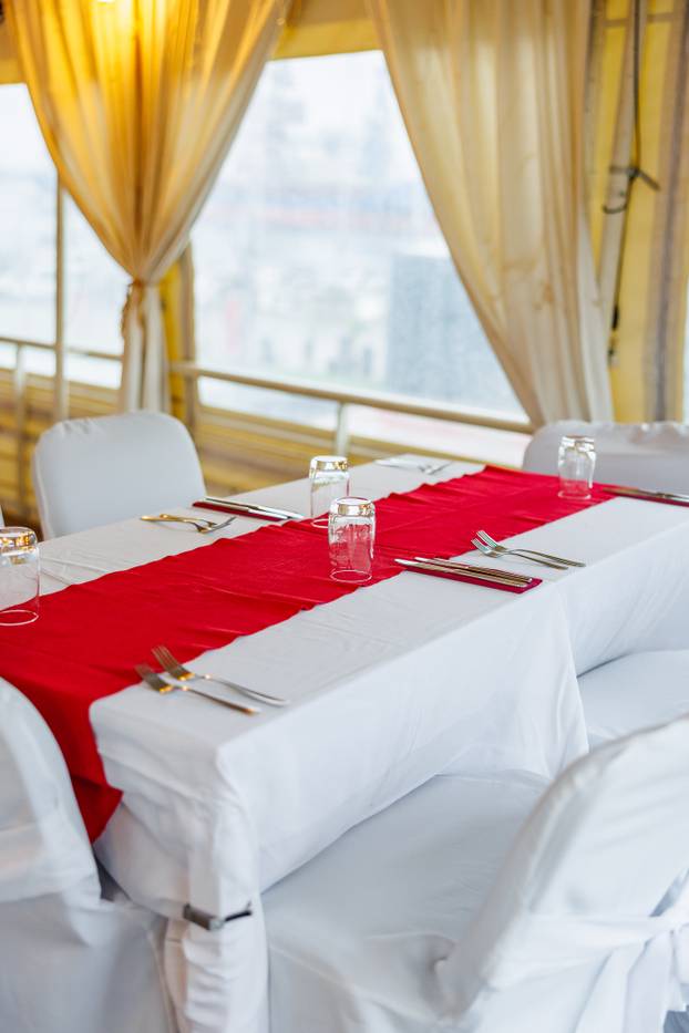 FOTO Zavirite u prvi brod-hotel u Hrvatskoj: Noćenje na ovom brodu u Rijeci ima posebnu čar