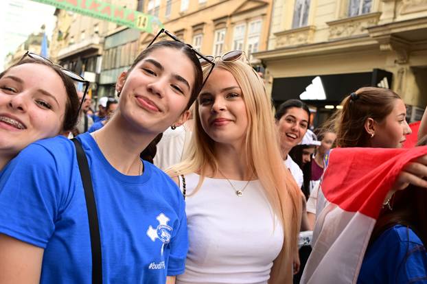 Zagreb: Povorka Antunovskog hoda na putu prema bazilici svetog Antuna Padovanskog