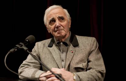 Charles Aznavour pokopan je u obiteljskoj grobnici u Parizu...