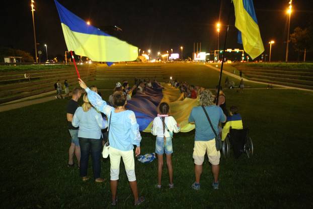 Zagreb: Ukrajiska zastava na fontanama povodom obljetnice Dana neovisnosti Ukrajine 