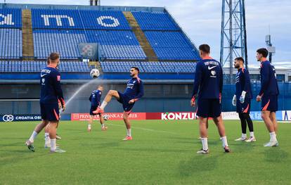 FOTO 'Vatreni' su odradili zadnji trening prije Škotske: Modrić i Dalić razgovarali su sa strane