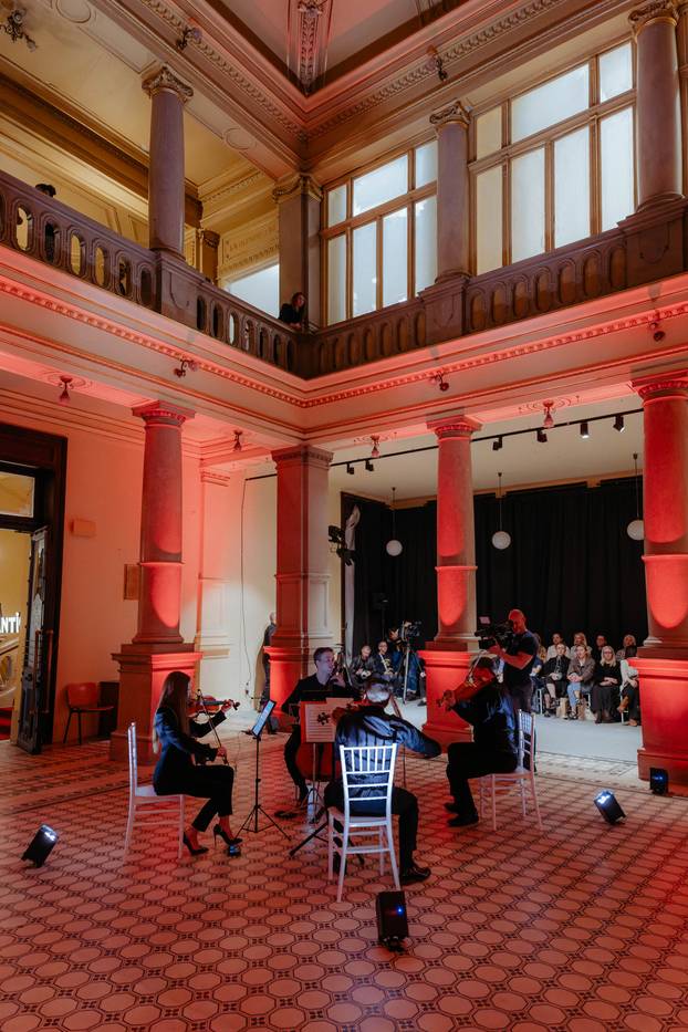 FOTO Robert Sever predstavio je kolekciju 'Arete' sa 60 outfita