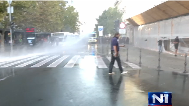 Prosvjed u Ljubljani: Policija ih tjerala vodenim topovima, a oni upali u redakciju televizije N1