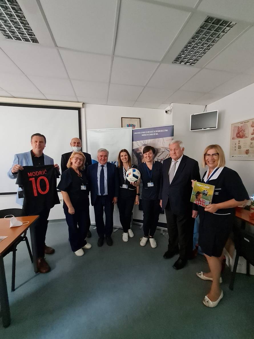 Aukcija Modrićeve lopte i dresa: Novac će donirati za nabavu kardiološke opreme za djecu