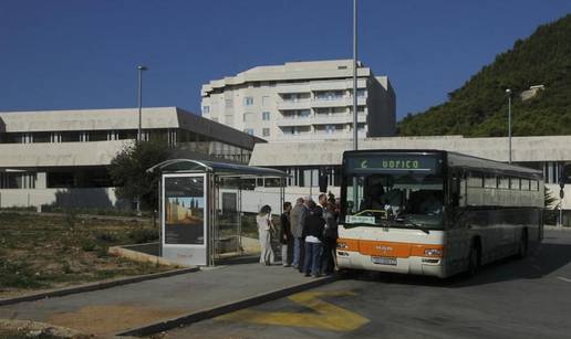 Šok u Dubrovniku: Bebu umrlu pri porodu su bacili na otpad