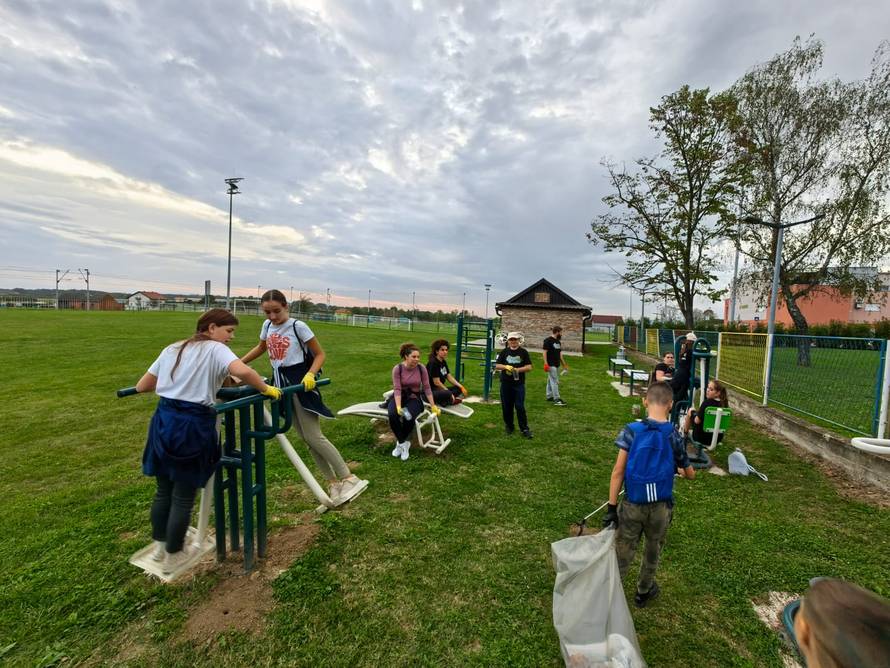 Baci čik u koš:  Čisteći medvjedići su u Novoj Kapeli skupili više od šest tisuća čikova u dva sata
