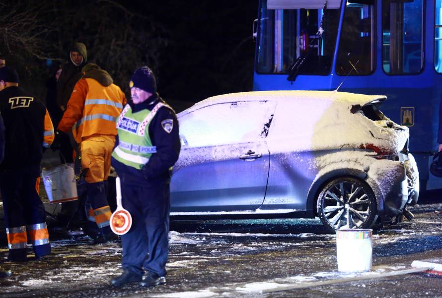 Zagreb: Sudarili se dva tramvaja i dva automobila kod Ravnica