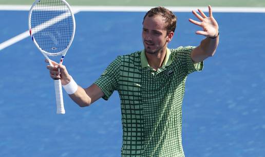 Pavi&cacute; izgubio finale u Dubaiju, Medvedevu naslov bez borbe