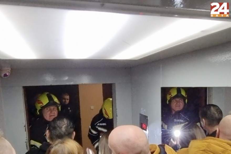 Ekipa iz Zagreba na dočeku zapela u liftu