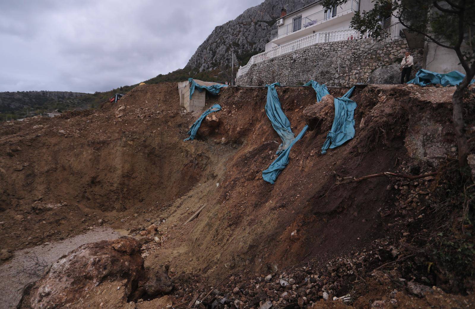 Veliko Brdo: Opasan odron na gradilištu prijeti stanarima