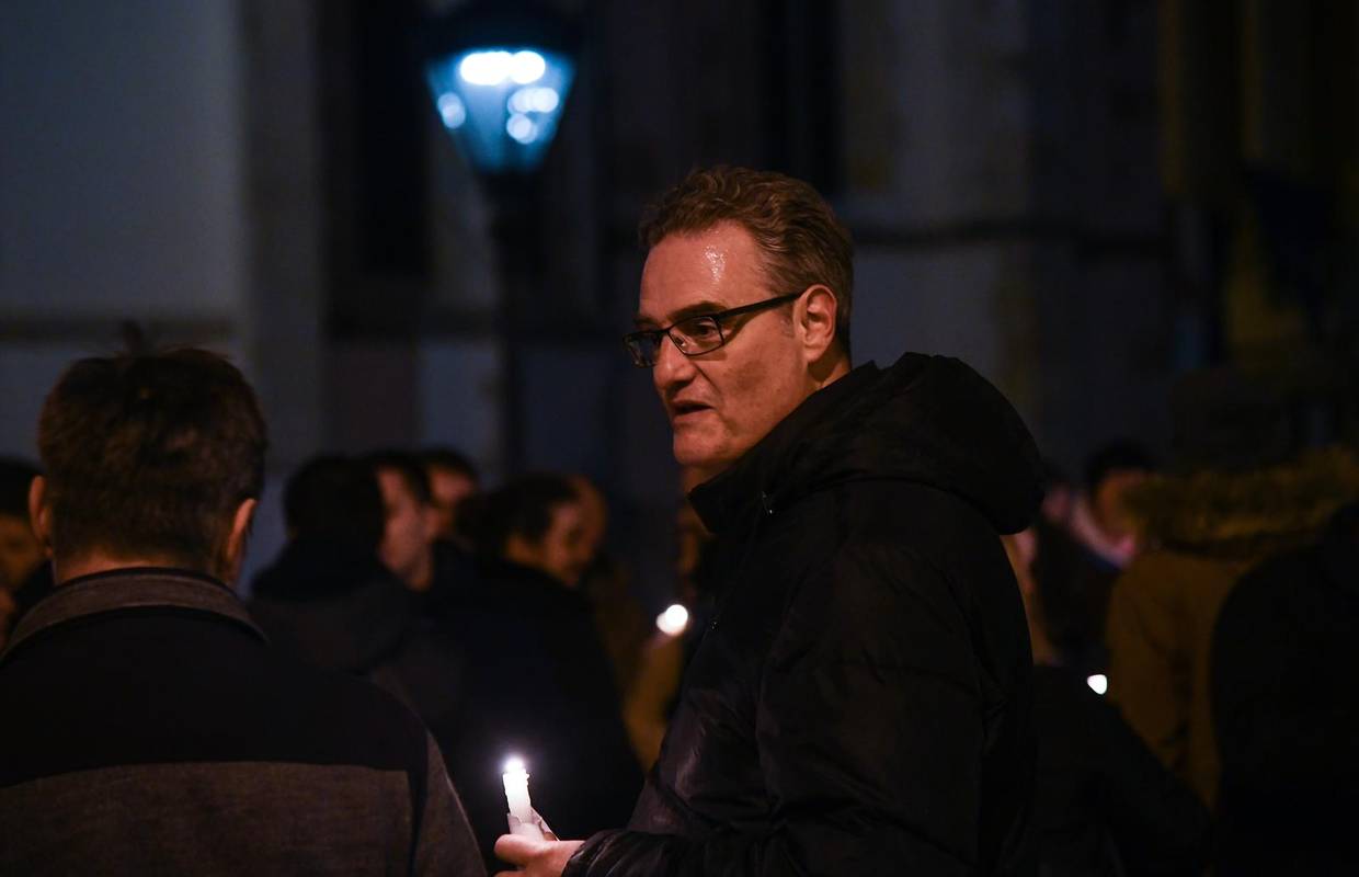 Vice Batarelo je Covid pozitivan: "Da, u visokoj je temperaturi..."