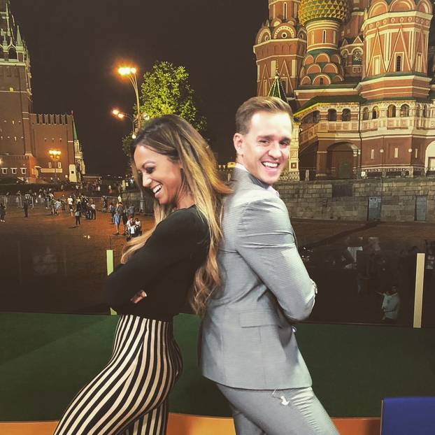 FOTO Incident u studiju Lige prvaka: Voditeljici pukla uska haljina, Henryju su 'bježale oči'