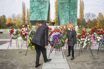 Vukovar: Predstavnici liječničke komore odali počast žrtvama