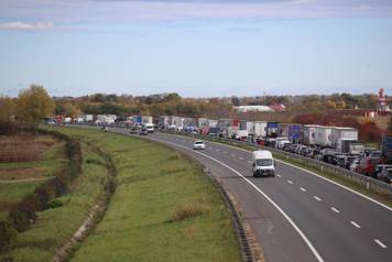 Zagreb: Zbog nesreće između Jakuševca i Kosnice stvaraju se velike gužve