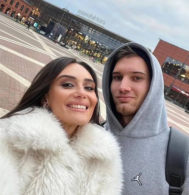 FOTO One su najveće navijačice naših rukometaša! Danas će ih bodriti da osvoje novo zlato...