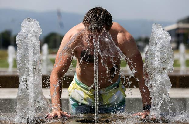 Zagreb: GraÃ°ani spas od vruÃ¦ina pronaÅ¡li u fontanama