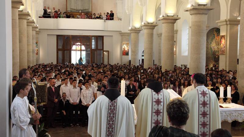 ANKETA Koliko novca smatrate da je pristojno dati za krizmu? 18 pxl 090503 107