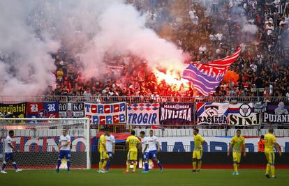 Hajduku dvostruko veća kazna nego Dinamu zbog pirotehnike