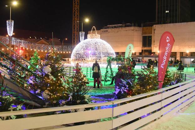 Varaždin: Svečano otvorenje Ice Wonderland ledenog parka