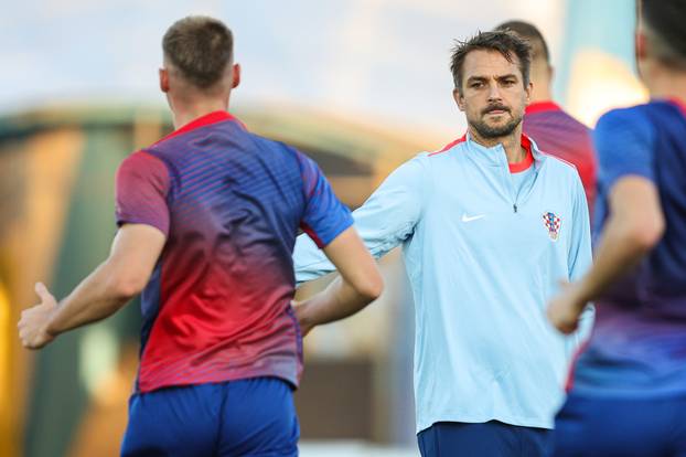 Karlovac: Znatno mršaviji Niko Kranjčar na utakmici U-21 reprezentacije 