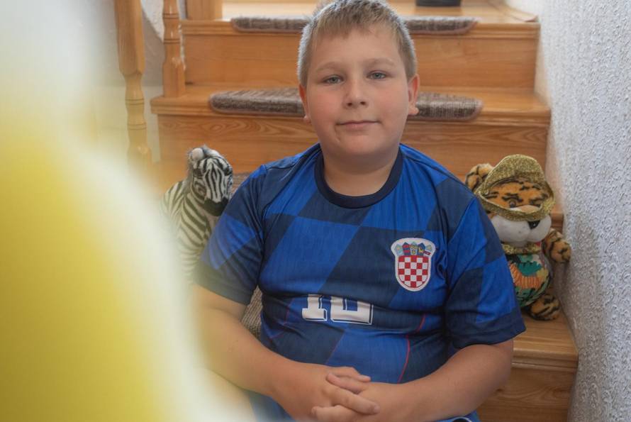 Donji Miholjac: Dječak Dino prodaje plišance