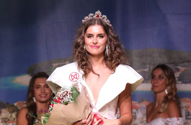 Primošten: Antea Krnić nova je miss Šibensko-kninske županije