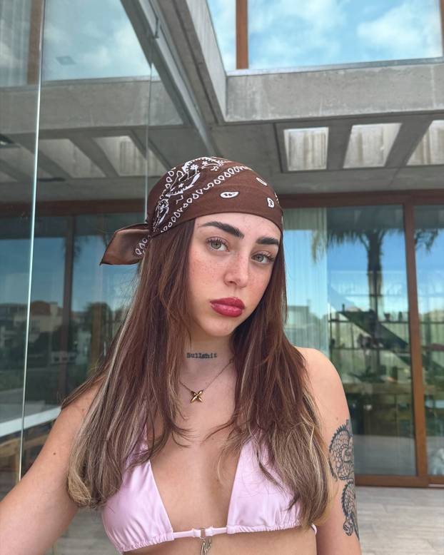 FOTO Argentinska pjevačica je ostavila Yamala zbog realovca?!