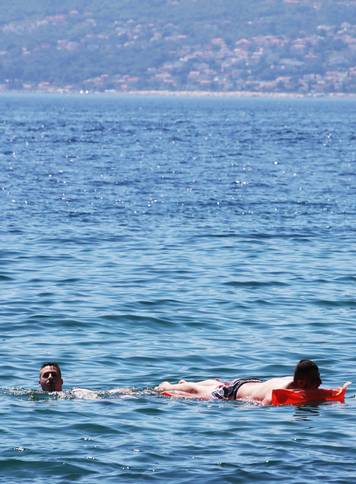 Rijeka: Kupa&ccaron;i na gradskoj pla&zcaron;i na Kantridi.