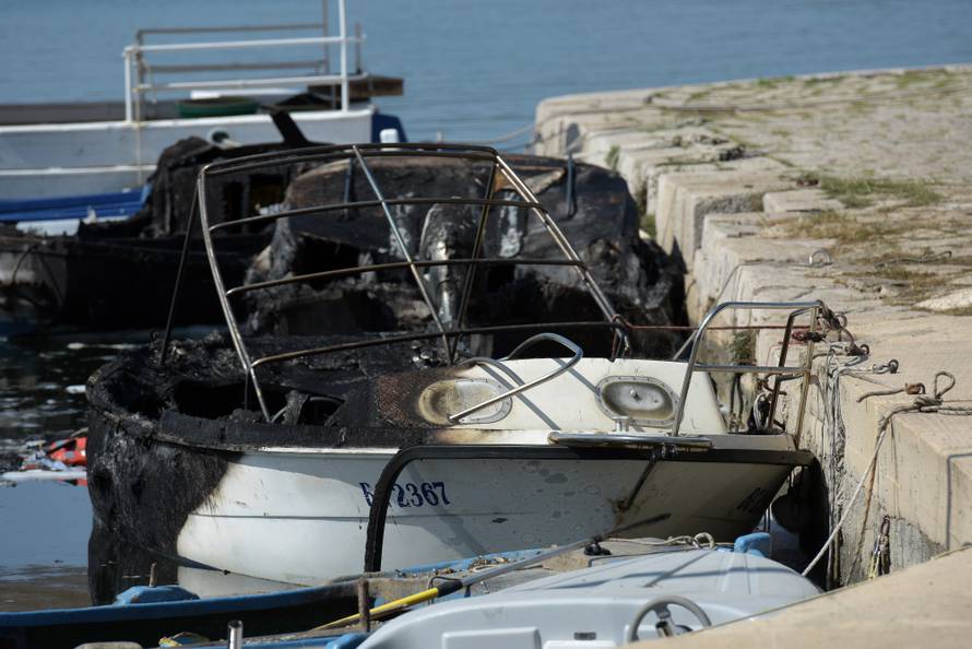 Požar je podmetnut? Izgorjelo šest brodova, šteta je totalna...