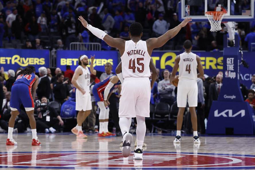 NBA: Playoffs-Cleveland Cavaliers at Detroit Pistons