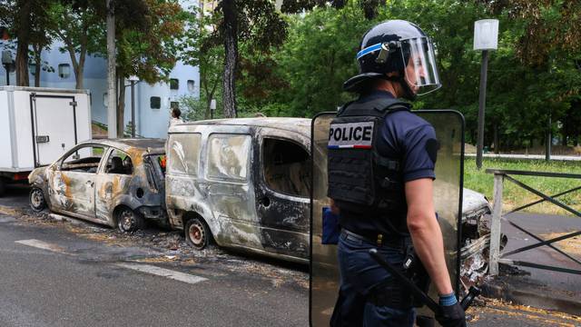 Aftermath of fourth night of riots between protesters and police in France