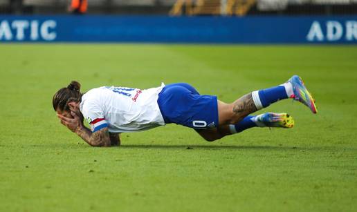 Riječki komičar bacao fore na račun Hajduka, zvao je dućane: Jesu stigle one 'Daj 5' majice?