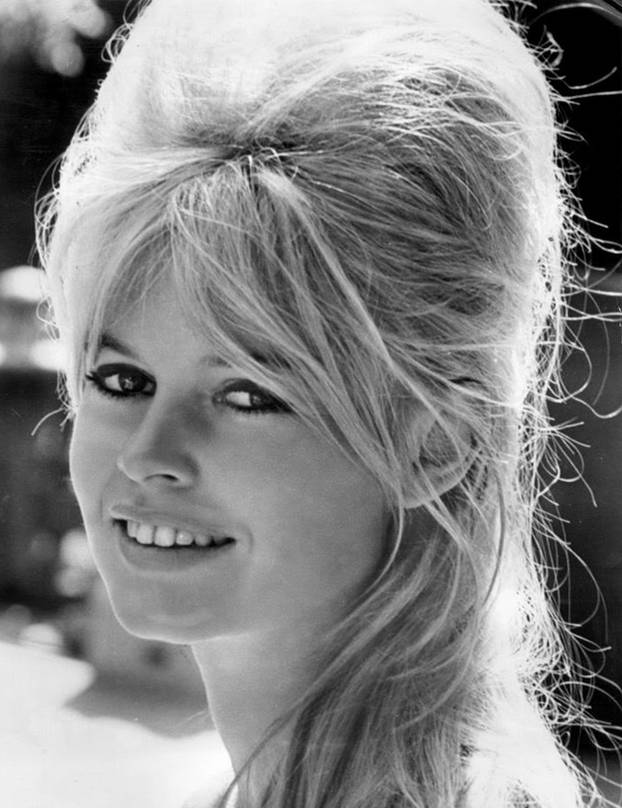 Pogledajte 24 fotografije koje su obilježile tjedan: Slavne dame i dalje ne izlaze iz bikinija