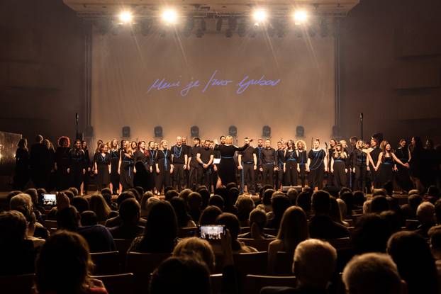 Supruga voditelja Tomislava Jelinčića i zbor Izvor oduševili Lisinski: Od Olivera do gospela