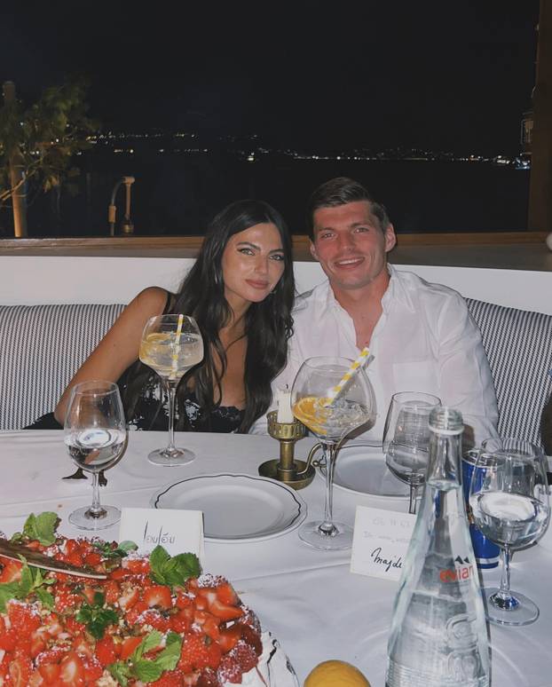 FOTO Ona ljubi F1 prvaka, a s drugim je vozačem dobila dijete