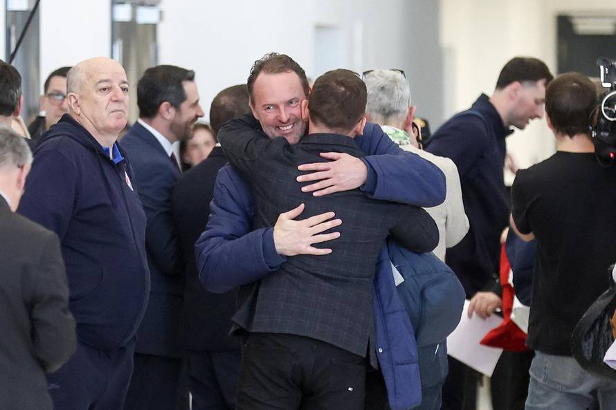 Zagreb: Rukometaši sletjeli u zračnu luku nakon osvojenog srebra na Svjetskom prvenstvu