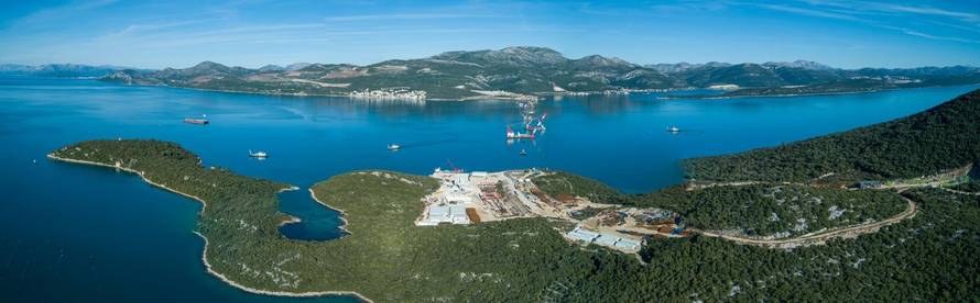 Pogled iz zraka: Pelješki most je i dalje gradilište, ne zadugo...