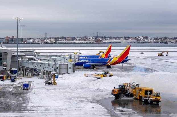 Major winter storm spreads across a large swath of the United States