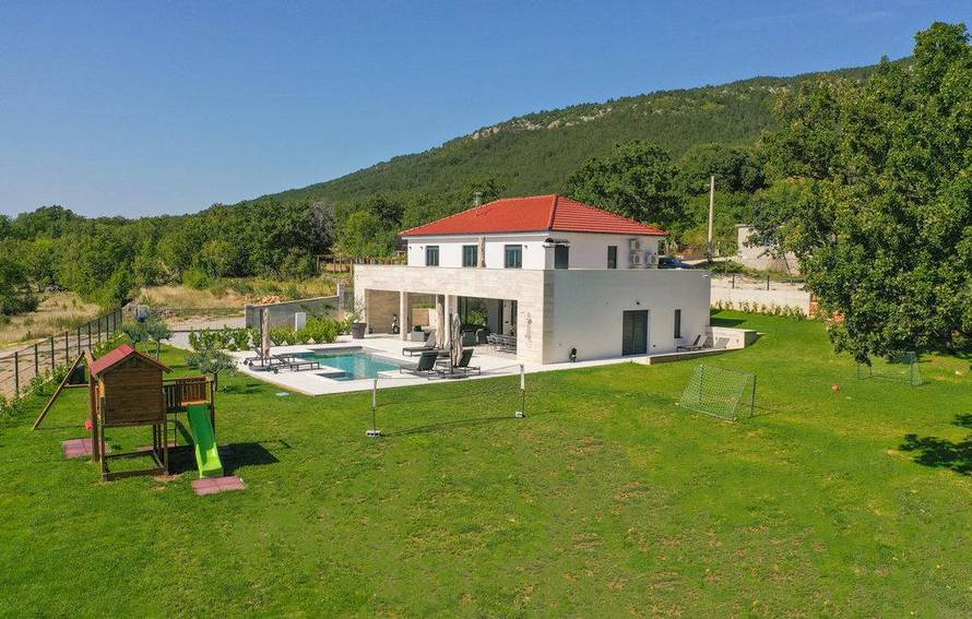 Villa Vitrenik: U zaleđu Omiša spavat ćete bolje nego igdje zbog svježih noći i zelenila