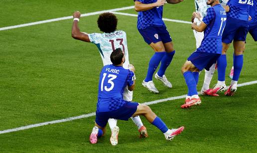 VIDEO Sudac ka&zcaron;e da je ovo bilo za 11 metara! Ronaldo pogodio za Portugal, Vla&scaron;i&cacute; skrivio penal