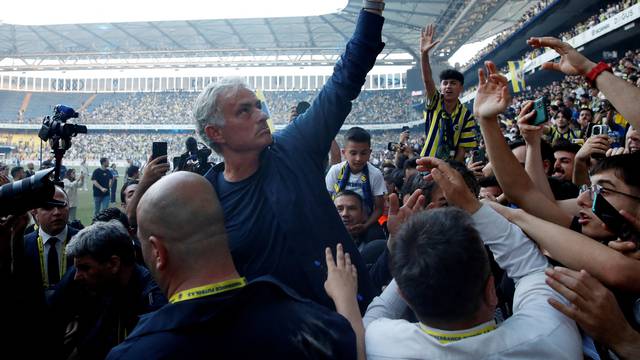 Fenerbahce appoint Jose Mourinho as coach