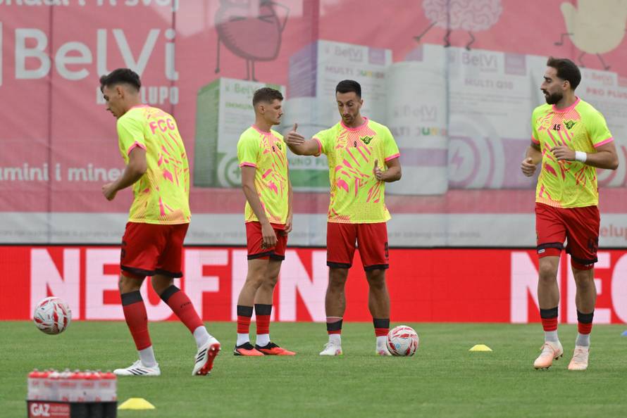 Koprivnica: Zagrijavanje igrača prije utakmice HNK Gorica - NK Slaven Belupo
