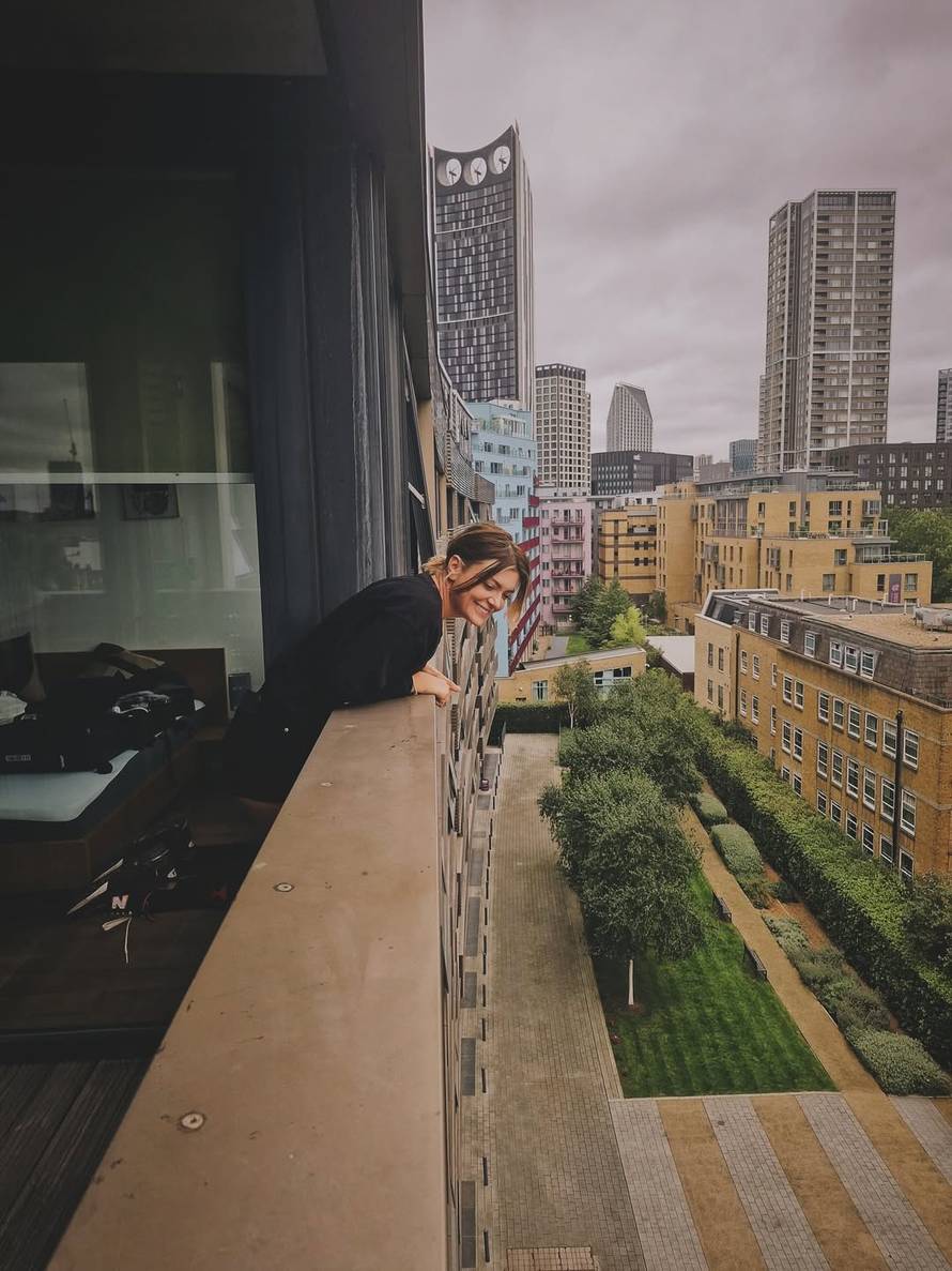 FOTO Bling-bling! Na ruci Elle Dvornik bljesnuo je prsten, ali i isplivalo tko je njezin 'Meštar'