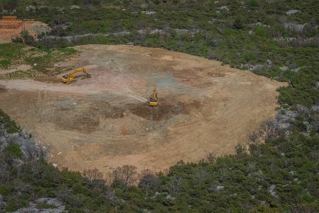 Istraga ilegalnih deponija i pusto&scaron;enja &scaron;uma na &scaron;irem omi&scaron;kom podru&ccaron;ju, uhi&cacute;ene dvije osobe
